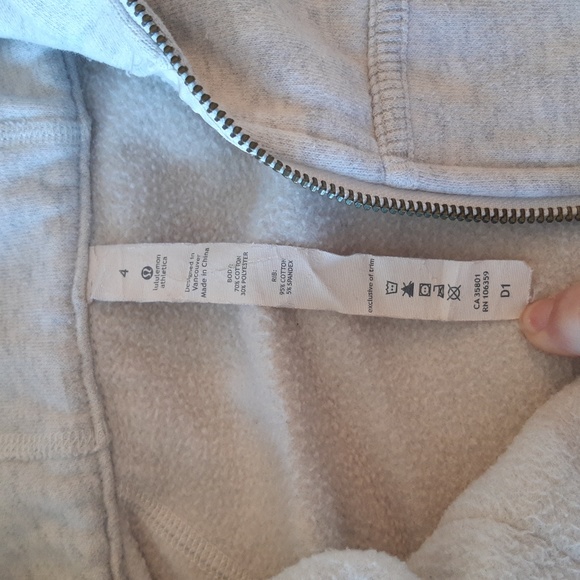 GUC Lululemon Scuba Hoodie Sz 4, Heathered Gray with Feather Print on back - Picture 2 of 5